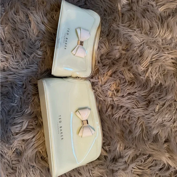 Ted Baker Light mint Bow Accent Cosmetic Bag Set - Picture 3 of 17